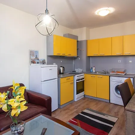 아파트 Four Guests Close To Center And Medical University *