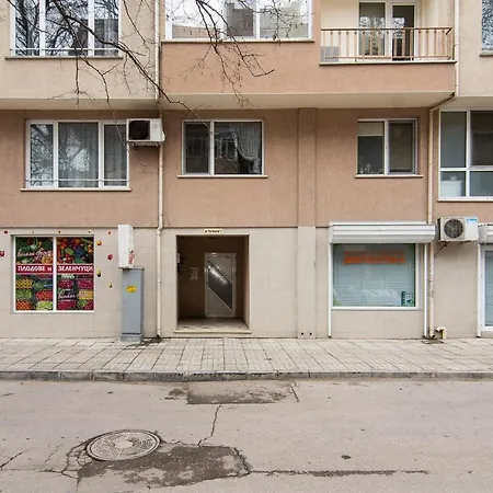 Four Guests Close To Center And Medical University *